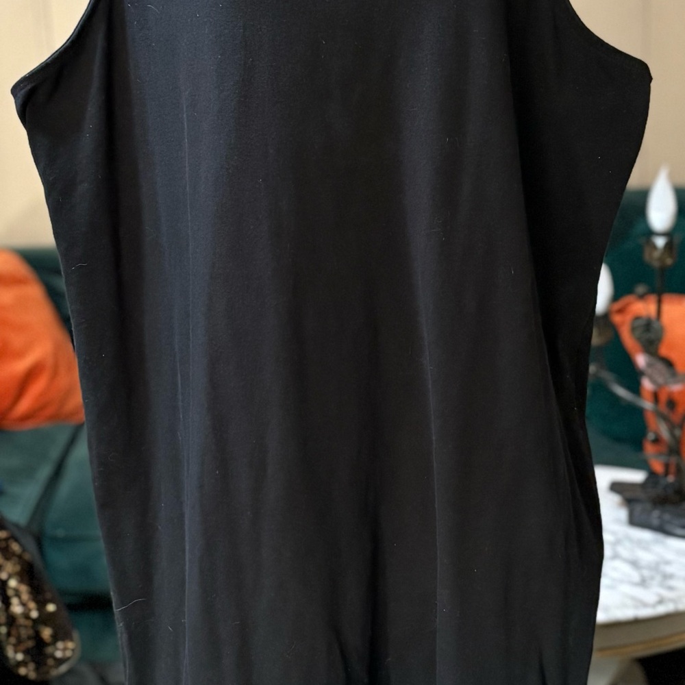 Black Sleeveless dress